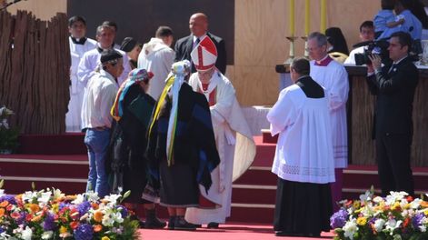 Francisco pidió a los mapuches argentinos y chilenos que digan no a la violencia
