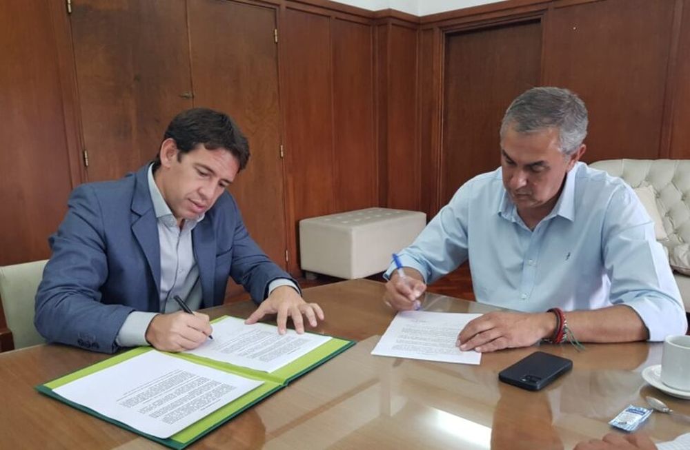 El ministro Lucero con su par de Mendoza, Enrique Vaquié.