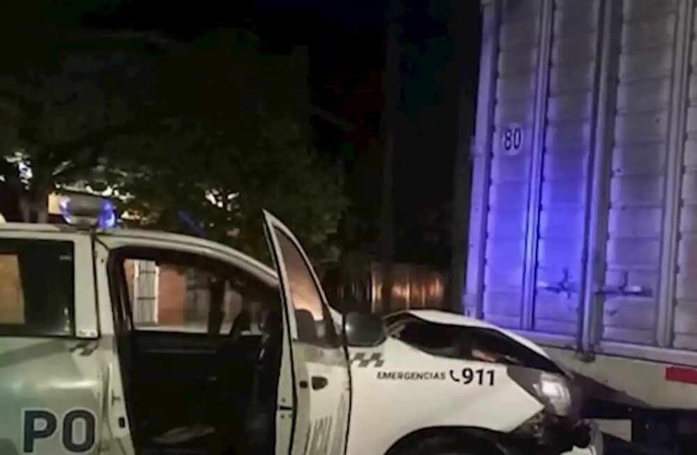 El mismo ladrón que junio robó el micro escolar, ahora fue detenido por robar un camión y nuevamente protagonizó una persecución que terminó con destrozos.