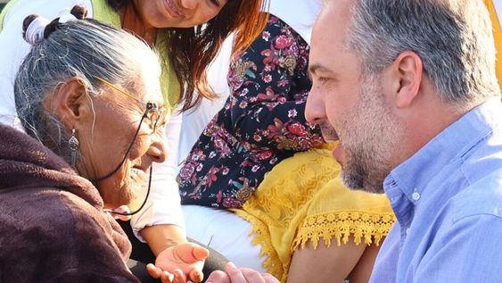 Julia Quispe, una vecina de 107 años que vive en el distrito de Coquimbito, fue una de las mujeres agasajadas.