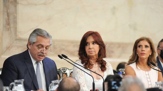 El presidente Alberto Fernández junto a la vicepresidenta Cristina Fernández de Kirchner. Asamblea Legislativa en la Cámara de Diputados. Foto: Federico López Claro.