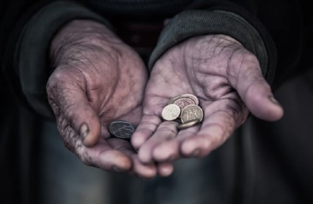 La plata, como le decimos nosotros, es lo que nos preocupa todos los días, salvo a los que tienen mucha, como para no darle importancia a esos pequeños detalles.
