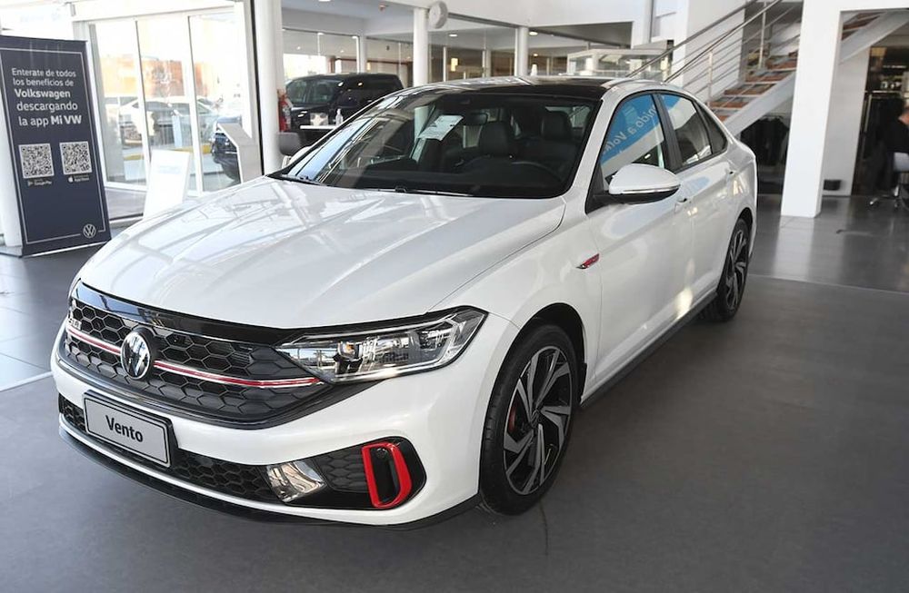 Cuando pueden, los argentinos resguardan su dinero en bienes cuyo valor aumenta siguiendo la variación del dólar paralelo. Foto: José Gutierrez / Los Andes