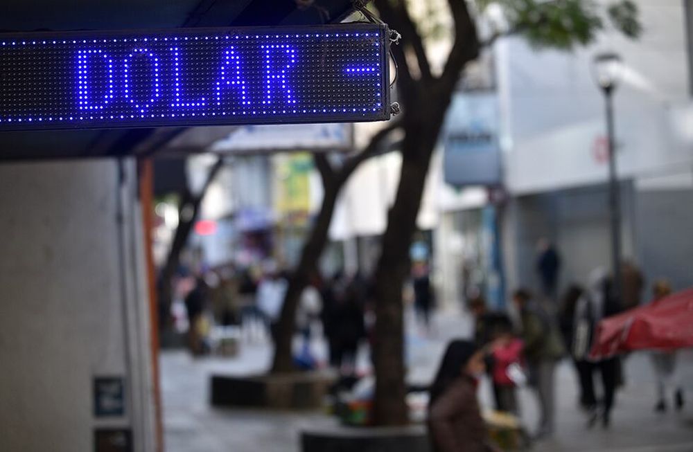 Todas las cotizaciones alternativas del dólar ya superaron los $300