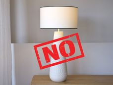 las lamparas de mesa ya no se usan en los hogares a la moda: la tendencia que cada vez gana mas fuerza es mucho mas practica y elegante