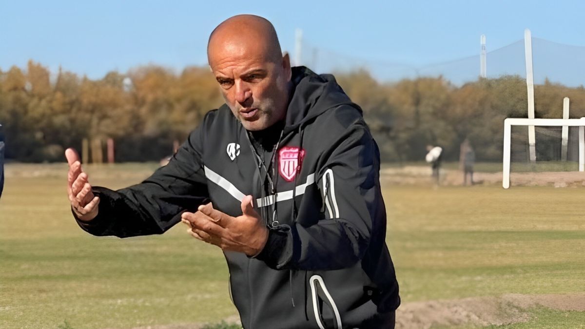 Christian Corrales no es más el técnico del AC San Martín