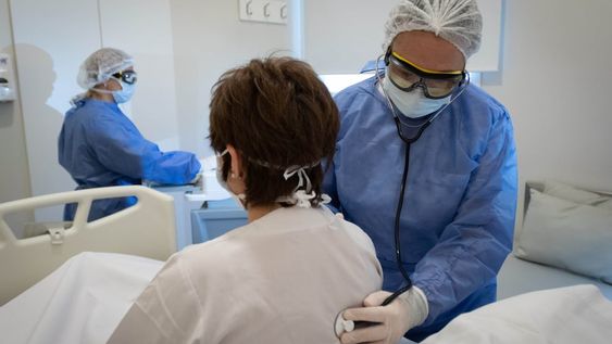 El artículo, publicado en la revista Nature Medicine, analizó nueve estudios realizados en Europa, Estados Unidos y China que monitorearon pacientes a largo plazo / Ignacio Blanco