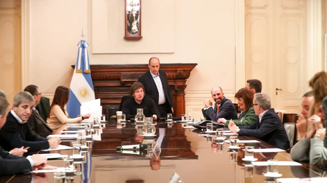 Javier Milei convocó a una nueva reunión de Gabinete tras el fallo por YPF. (archivo)