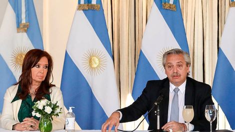 La vicepresidenta no quiere quitarle el cargo al presidente, sino los atributos del cargo. Y lo está logrando.