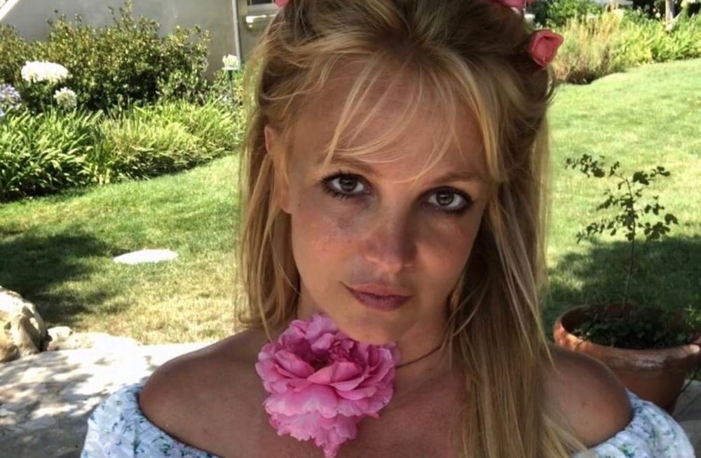 Britney Spears adelantó su nuevo material y nuevo look.