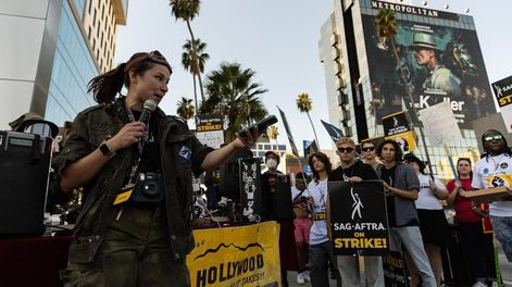 Los actores nucleados en el sindicato SAG-AFTRA llegaron a un acuerdo con los estudios y levantan la huelga. Foto: EFE/EPA/ETIENNE LAURENT