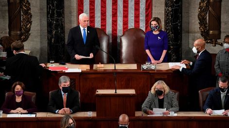 Los Andes | El vicepresidente Mike Pence preside una sesión conjunta del Congreso que se reúne para contar los votos del Colegio Electoral emitidos en las elecciones de noviembre. AP