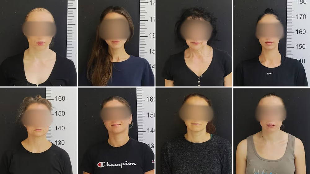 Las mujeres rusas detenidas junto al líder de una secta en Bariloche. Las mujeres rusas detenidas junto al líder de una secta en Bariloche.