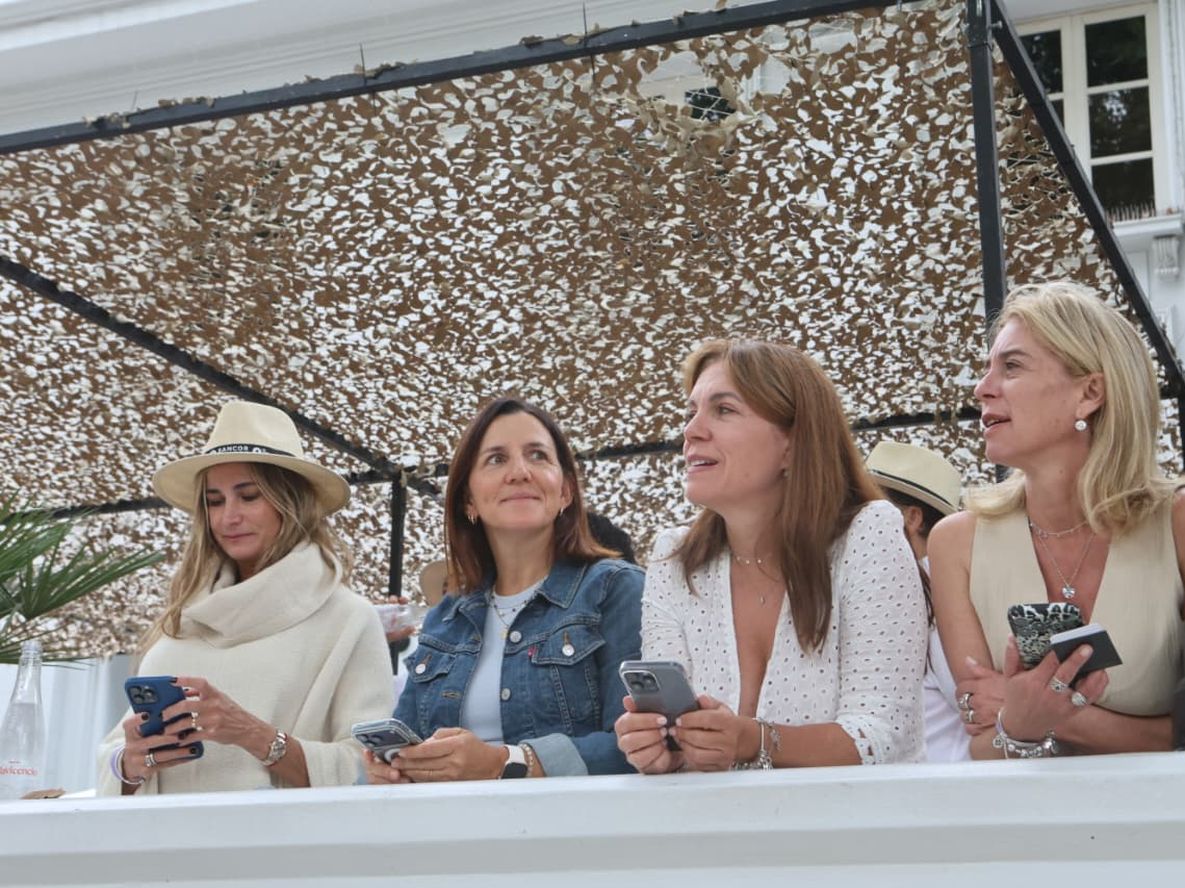 Invitados especiales siguieron el Carrusel desde el espacio exclusivo de Sancor Seguros en las Terrazas de Hyatt Mendoza.