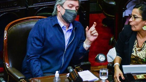 ID:4960147 Maximo Kirchner y Cecilia Moreau  durante la sesión por la ley de diputados . Foto Federico Lopez Claro