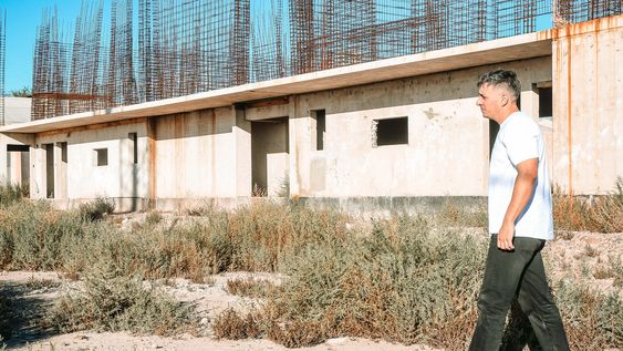 calvente recorrio el predio del ex procrear y anuncio la reactivacion del proyecto con mas de 800 viviendas