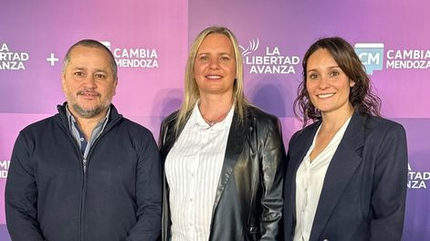 La lista de concejales del frente La Libertad Avanza + Cambia Mendoza, encabezada por el radical Marcos Domenech, seguida por la libertaria Florencia Morales y, en tercer lugar, Emilce Jacobchuck de Activá.