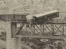 El día en que un burro causó un espectacular accidente en la montaña y un tren quedó colgando hacia el vacío