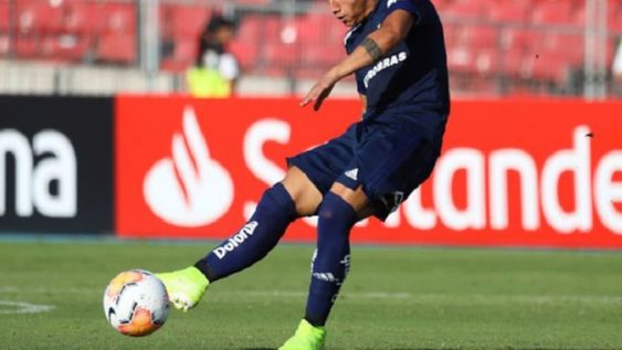 El Principito. Así lo conocen al volante Camilo Moya, jugador SUB 23 de la Seleeción de Chile que tiene un futuro enorme y se muere por jugar en River Plate antes de pegar el salto a Europa.