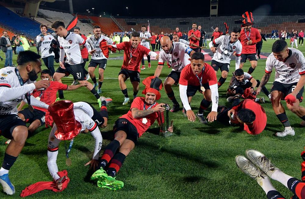 Club Altético Patronato se consagró campeón de la Copa Argentina y jugará la Copa LibertadoresEl “Patrón” venció a Talleres de Córdoba y por primera vez disputará un torneo internacional, gracias al insólito gol de Thiago Banega.Foto: Orlando Pelichotti