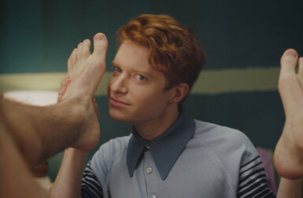 Bonding, la miniserie de Netflix para verla en un día.