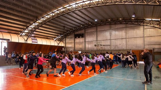 Los festejos intercolegiales de la primavera, con la presencia del jefe comunal