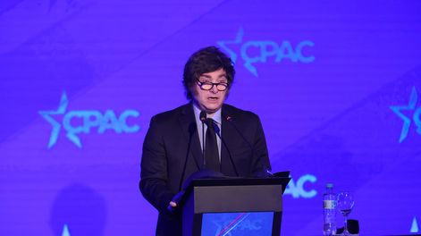 Milei reapareció sin gritos ni insultos en la CPAC de Paraguay y dio un mensaje electoral