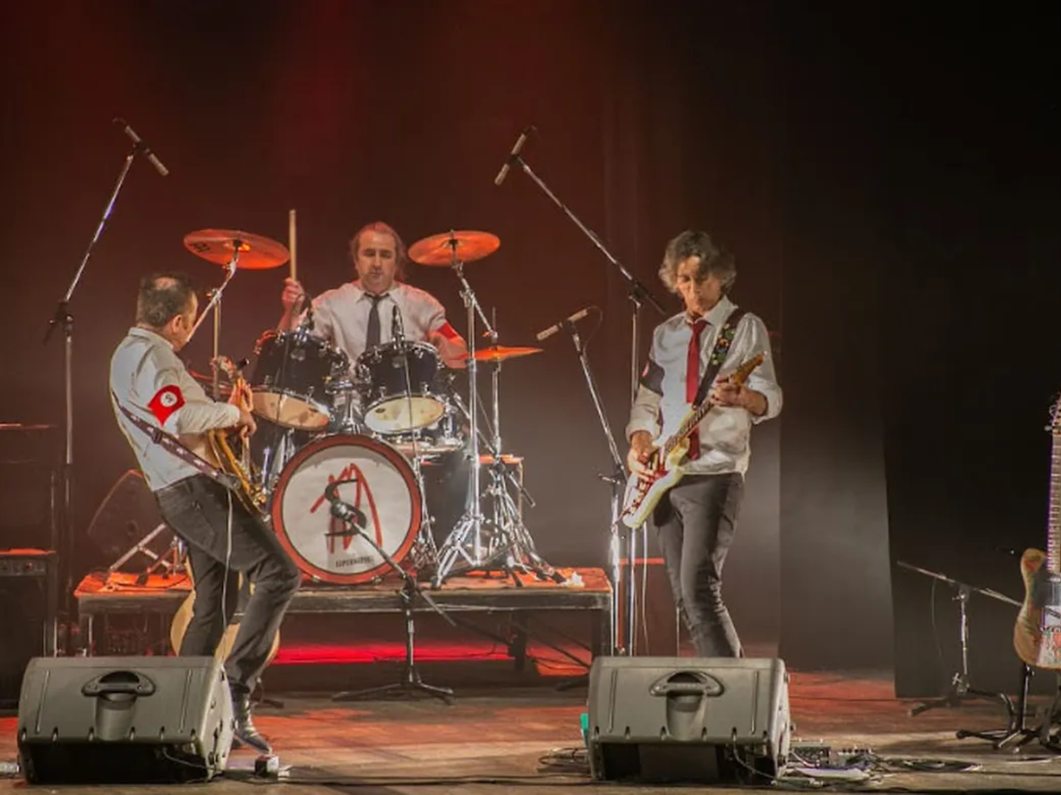 Adiós Sui, hola Charly: cómo es el show tributo con Superhéroes que debuta en el Imperial este viernes