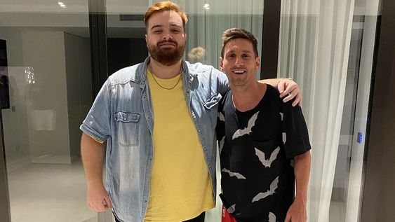 Ibai Llanos, uno de los invitados, en la última cena de Messi en Barcelona. Ibai Llanos, uno de los invitados, en la última cena de Messi en Barcelona.