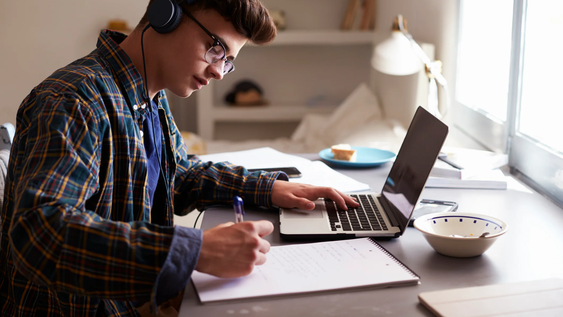 estudios revelan que escuchar musica cuando se estudia o trabaja podria servir no solo para concentrarse