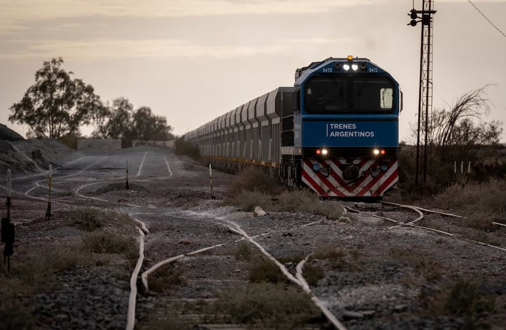 Trenes Argentinos Cargas. Recorrido del tren en el tramo que va desde la estación de Capdeville en el departamento de Las Heras hasta la estación de Palmira en San Martín, unos 60 km de distiancia.  Foto: Ignacio Blanco / Los Andes