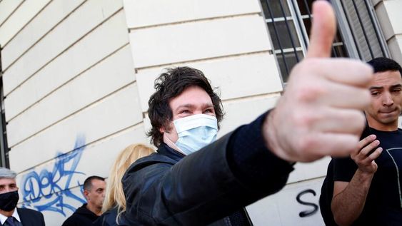 El principal candidato a diputado nacional de La Libertad Avanza por la ciudad de Buenos Aires, Javier Milei, dijo hoy que desde su espacio realizaron un trabajo duro y que los resultados se verán hoy a la noche, tras votar en el marco de las elecciones legislativas que se desarrollan este domingo. (Télam)