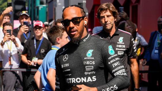 El británico Lewis Hamilton, siete veces campeón de la Fórmula 1, resaltó la tarea en pista del argentinos Franco Colapinto. / Gentileza.