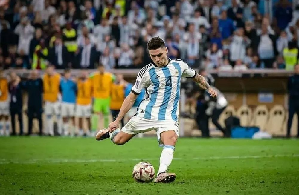 Gonzalo Montiel anotó el penal que convirtió a Argentina en Campeón del Mundo.