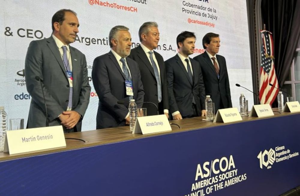 Alfredo Cornejo junto a sus pares de Neuquén, Rolando Figueroa; de Chubut, Ignacio Torres, y de Jujuy, Carlos Sadir. Foto: Prensa Gobierno de Mendoza.