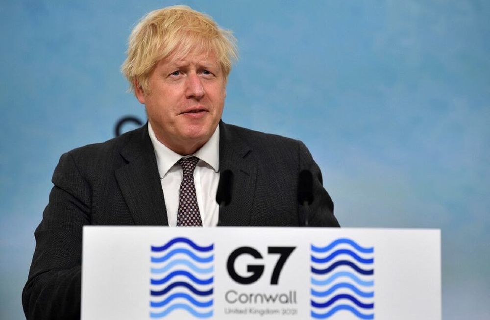 Johnson pedirá a Biden una extensión del plazo pautado para evacuar más gente de Afganistán.