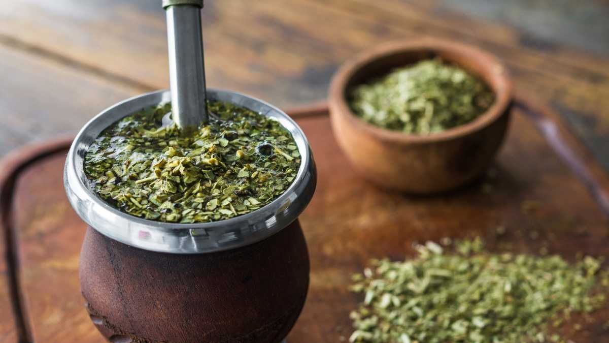Chau al estrés: el yuyo que transforma el mate y ayuda a calmar la mente