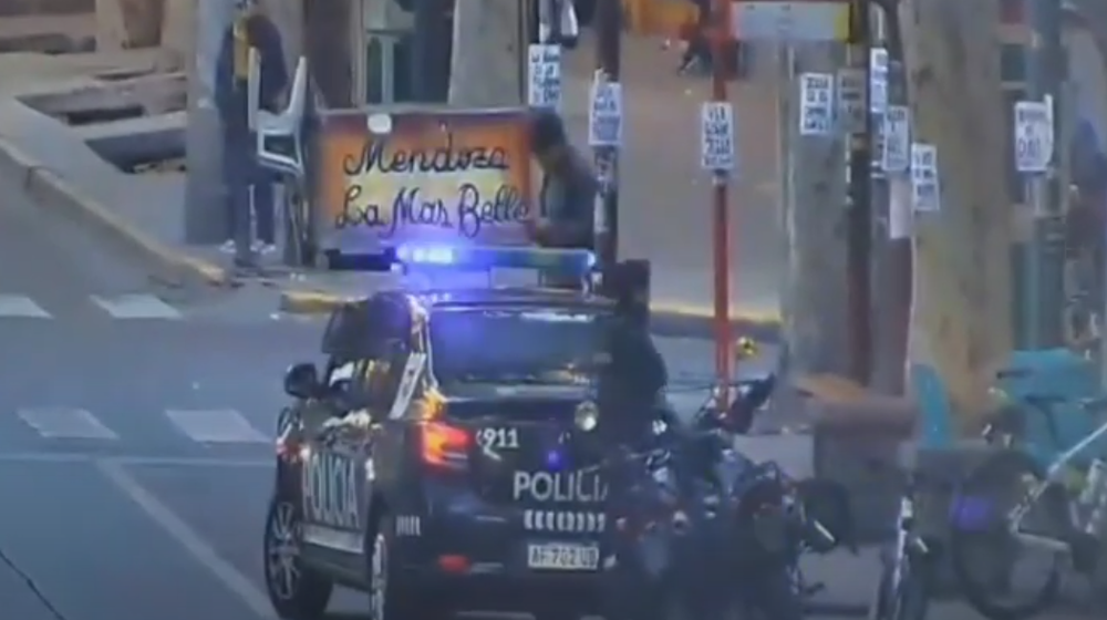 Detuvieron a un ladrón que se robó un bolso con dinero de una camioneta estacionada en el centro