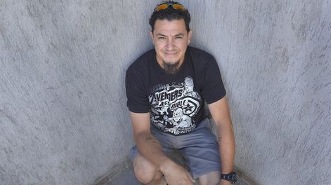 Los Andes | Fue abusado de niño, pudo salir del dolor y se ilusiona con compartir su experiencia en España: la nueva meta del “Motivador de la Costanera”. Foto: Archivo Los Andes.