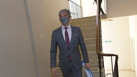 Los Andes | Mendoza 05 de agosto de 2021 Policiales  PolíticaEl juez federal mendocino Walter Bento (58) fue procesado como presunto líder de una asociación ilícita dedicada al cobro de coimas a cambio de beneficios judicialesHoy trabajó normalmente analizando impu