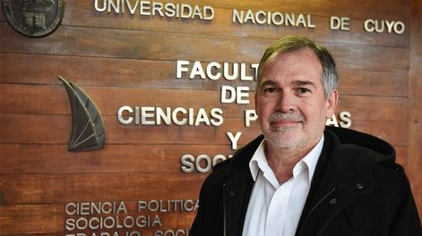 La UNCuyo tendrá elecciones en 2026 y Javier Ozollo es el primer candidato a rector por la opoisción. En el oficialismo, pasan por si Esther Sánchez va por su reelección o si Gabriel Fidel la sucedería. &nbsp;/ Los Andes