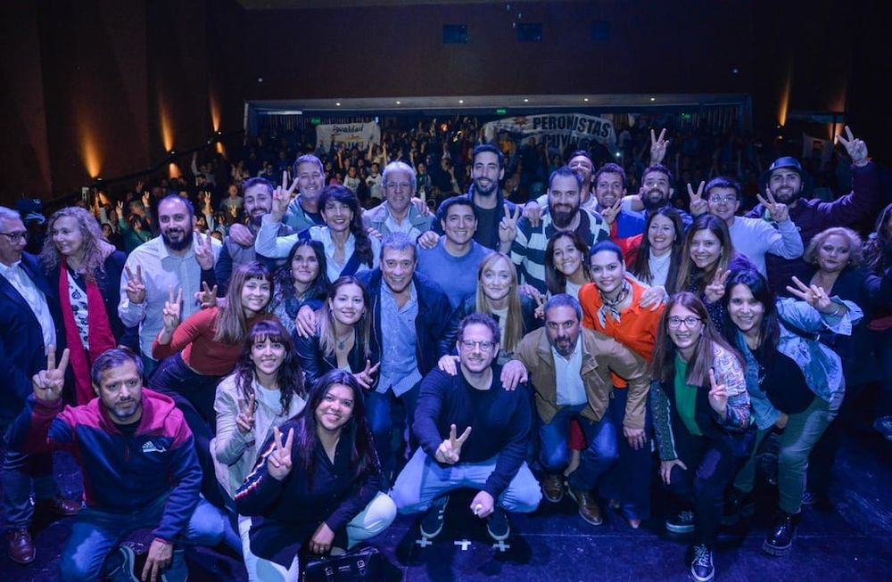El senador Lucas Ilardo cerró el ciclo Derribando mitos en el teatro Selectro. Prensa PJ