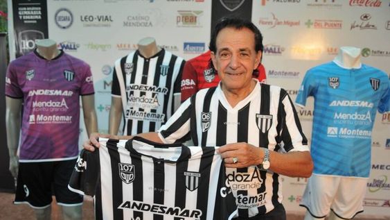Gimnasia presentó sus nuevas camisetas para afrontar el Torneo Nacional