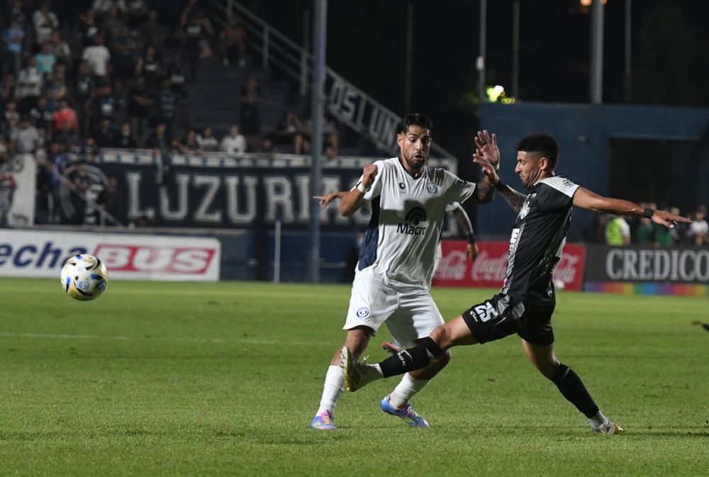 Por la fecha 15 del Torneo Clausura, Independiente Rivadavia, el campeón de la Copa Argentina, recibe a Central Córdoba de Santiago del Estero. 