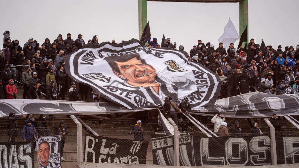 El Lobo tuvo un importante apoyo de sus hinchas en San Luis. El Lobo tuvo un importante apoyo de sus hinchas en San Luis.