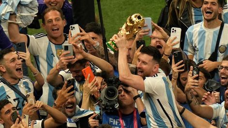 Lionel Messi y toda la selección argentina celebrará la conquista de la Copa del Mundo ante un Panamá que vendrá con suplentes.