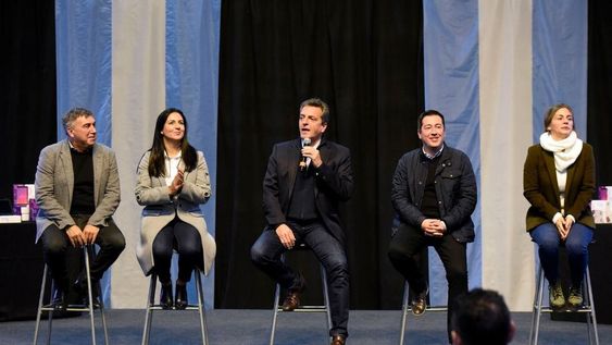 El presidente de la Cámara de Diputados, Sergio Massa, participó de un acto de Enacom donde se habilitó conectividad a vecinos de Malvinas Argentinas en provincia de Buenos Aires.