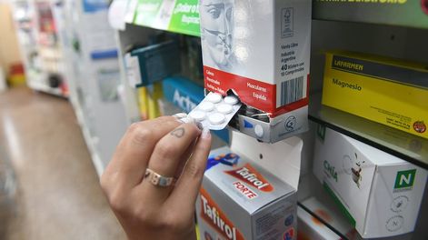 Los Andes | El decreto 1024/2024 publicado hoy, modifica la reglamentación de la Ley N° 17.565. Con él, reglamentó una nueva manera de dispensa para medicamentos de venta libre, es decir que no requieren receta médica para su adquisición, y con ello, permite que sean