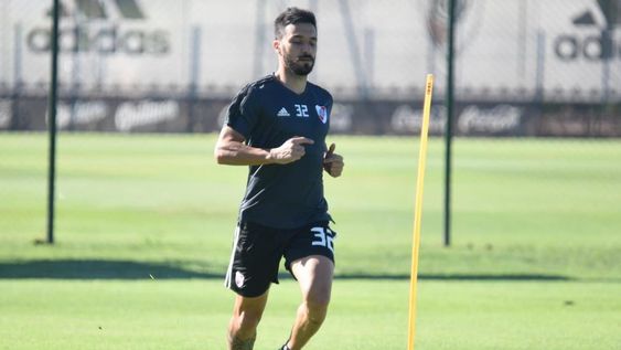 Siguen las malas noticias para River: se desgarró Nacho Scocco