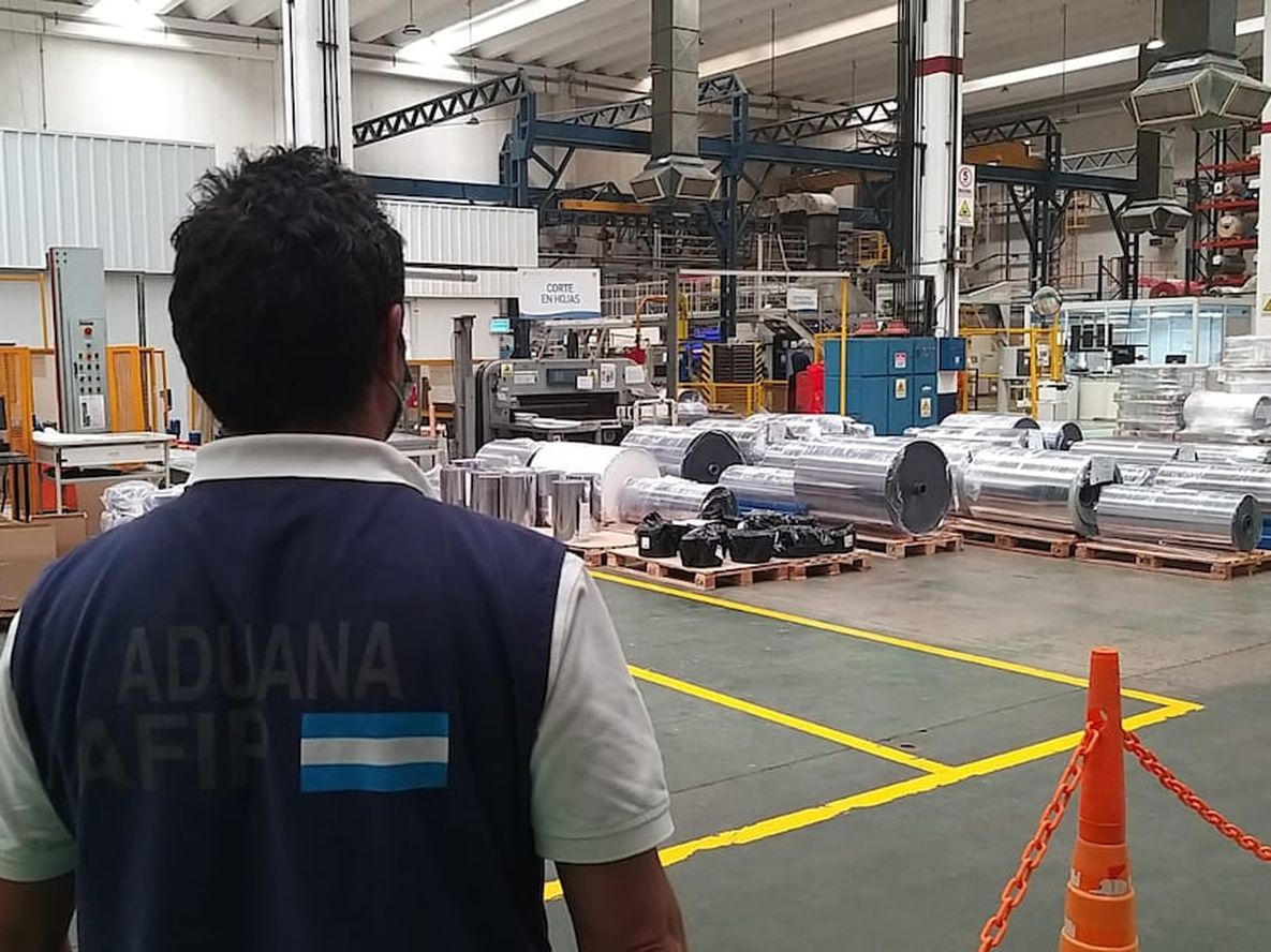 Simplificaron el trámite para que las empresas puedan importar líneas de producción nuevas sin impuestos. Foto: AFIP